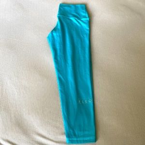Fleo medium. El Toro 21" Scuba Blue leggings